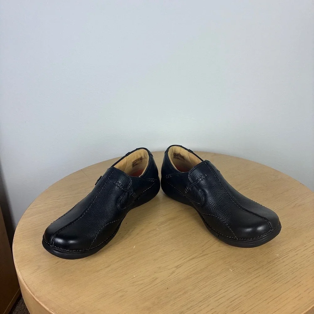 Clarks Leather Loafer Button Slip On Shoes Womens 8W Comfort Support Walking